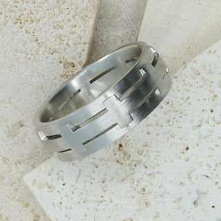 Platinum 950 Gents Patterned Heavy Wedding Band – 7.7mm – Size U