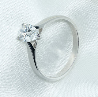 IGI Certified 18ct White Gold 0.92ct Pear Cut Natural Diamond Solitaire Ring - L½