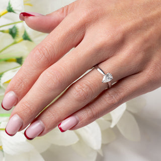 IGI Certified 18ct White Gold 0.92ct Pear Cut Natural Diamond Solitaire Ring - L½