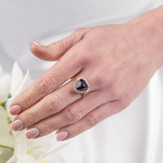 18ct Yellow Gold Diamond And Cabochon Amethyst Cluster Ring