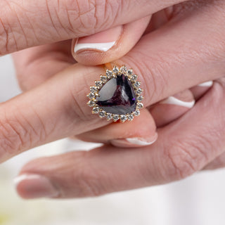 18ct Yellow Gold Diamond And Cabochon Amethyst Cluster Ring