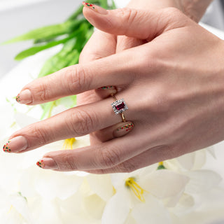 Vintage 18ct Yellow Gold Diamond And Garnet Cluster Ring