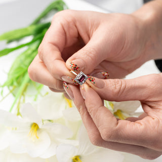 Vintage 18ct Yellow Gold Diamond And Garnet Cluster Ring