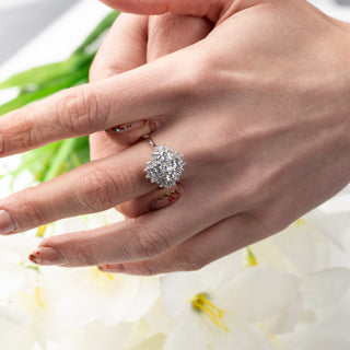 18ct White Gold 2.50ct VS E/F Diamond Cluster Ring