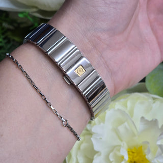 Omega Ladies Constellation Ref. 123.15.27.60.55.003 - 28mm - Quartz - Mother of Pearl Dial and Diamond Bezel (2012)