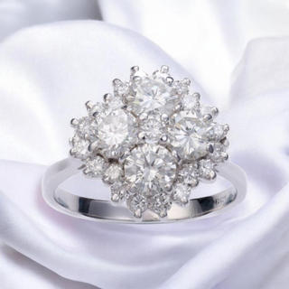 18ct White Gold 2.50ct VS E/F Diamond Cluster Ring