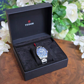 Tudor Black Bay 58 Ref. M79030B-0001 - Automatic - 39mm - Blue Dial and Blue Bezel