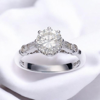 18ct White Gold 1.45ct Natural VS Diamond Solitaire Ring - London 1977