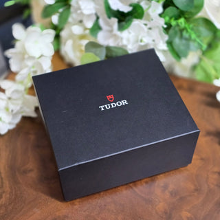 Tudor Black Bay 58 Ref. M79030B-0001 - Automatic - 39mm - Blue Dial and Blue Bezel