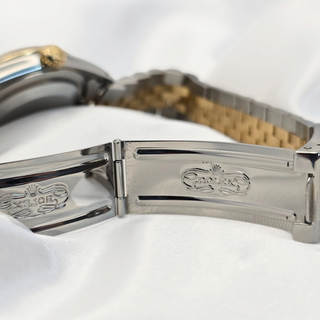 Rolex Datejust 16233 - Automatic - 36mm - Two-Tone Champagne Baton Dial (1993)