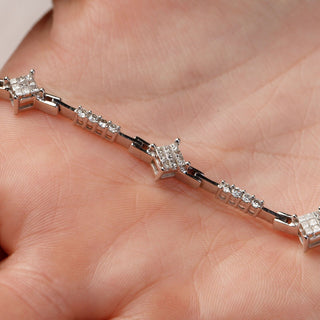 18ct White Gold Diamond 0.9ct Princess Cut Tennis Bracelet