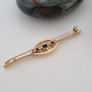 Edwardian 15ct Yellow Gold Platinum Front Diamond Sapphire Trilogy Bar Brooch