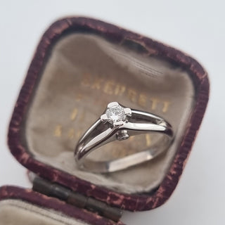 18ct White Gold Fancy Shank Diamond Solitaire Ring