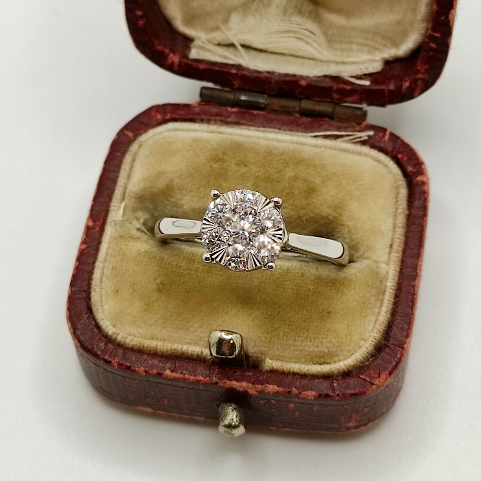 9ct White Gold Natural Diamond Illusion Set Cluster Ring 375